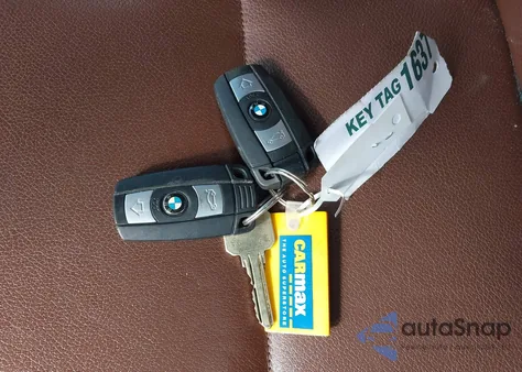 2015 BMW X1 xDrive28I из США, поврежденный, VIN WBAVL1C55FVY40343